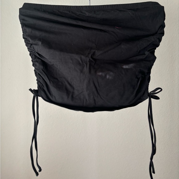 Black crop top 🖤 - Picture 1 of 1